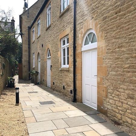 شقة Cotswold Chapel, Sleeps Up To 5 In Kingsize Beds تشيبينغ نورتون المظهر الخارجي الصورة