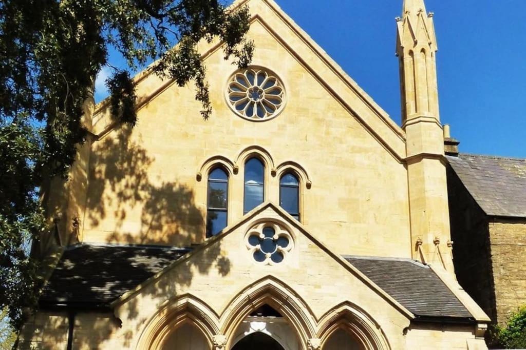 شقة Cotswold Chapel, Sleeps Up To 5 In Kingsize Beds تشيبينغ نورتون المظهر الخارجي الصورة