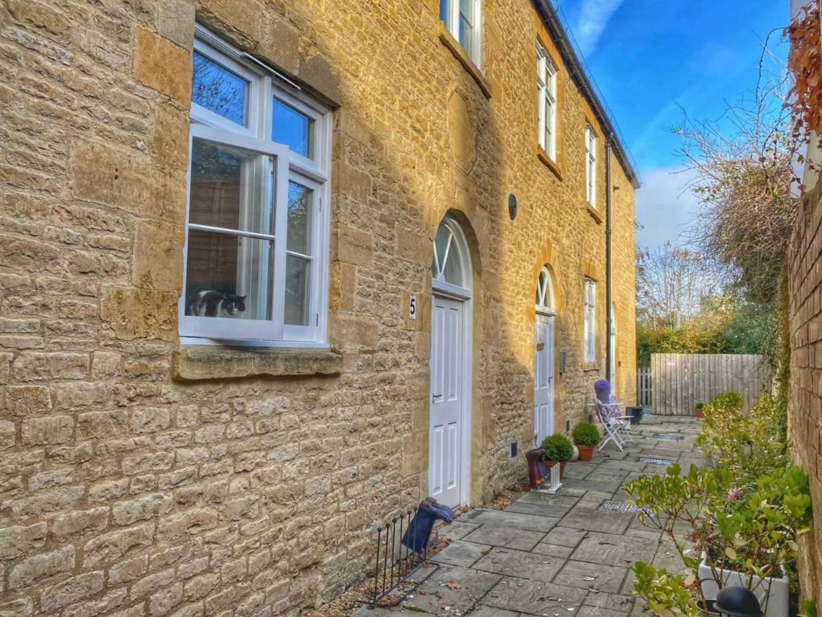 شقة Cotswold Chapel, Sleeps Up To 5 In Kingsize Beds تشيبينغ نورتون المظهر الخارجي الصورة